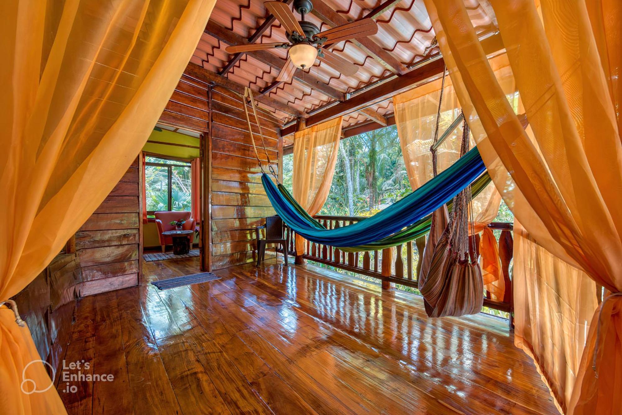 Caribe Town Bungalows Puerto Viejo de Talamanca Esterno foto