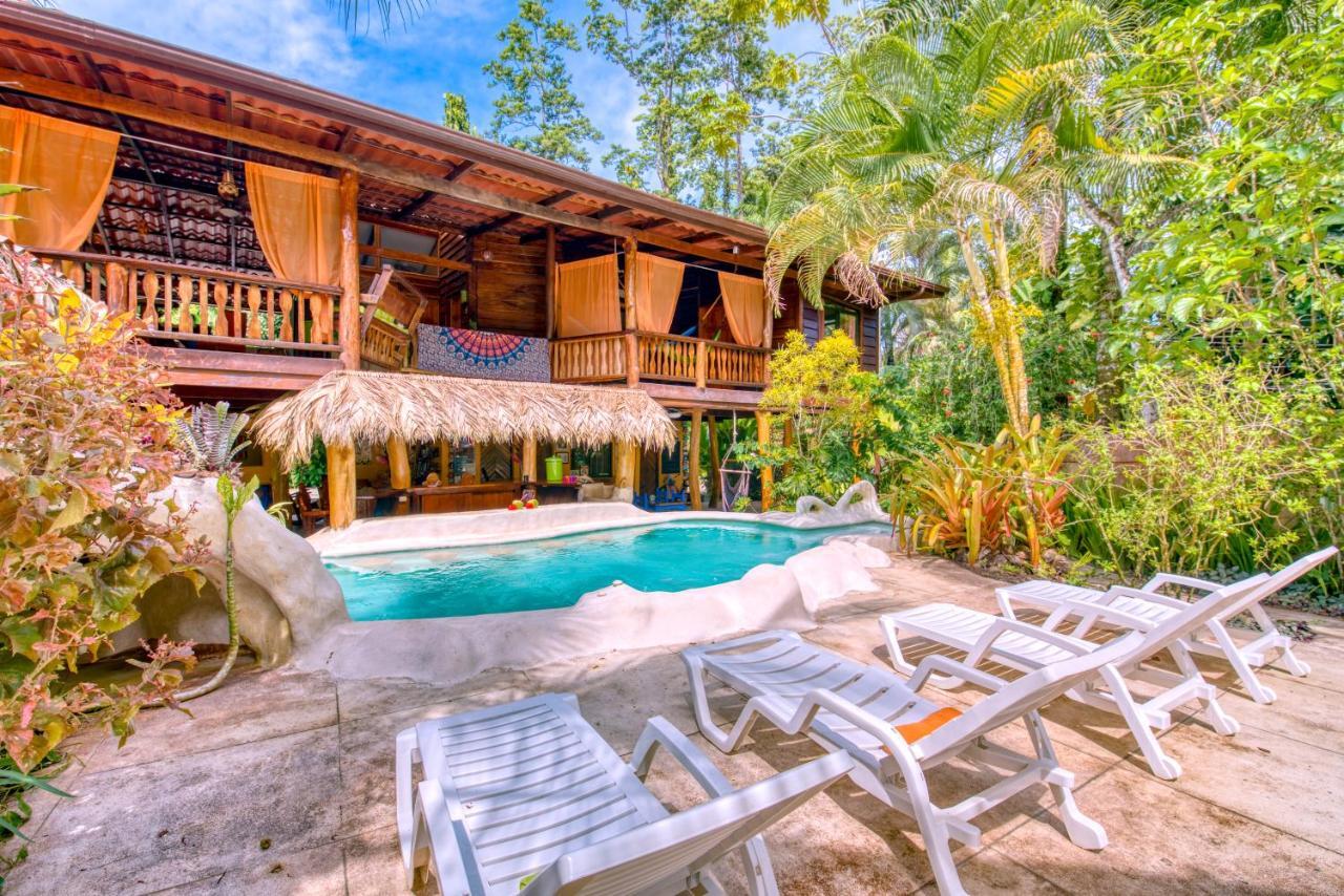 Caribe Town Bungalows Puerto Viejo de Talamanca Esterno foto