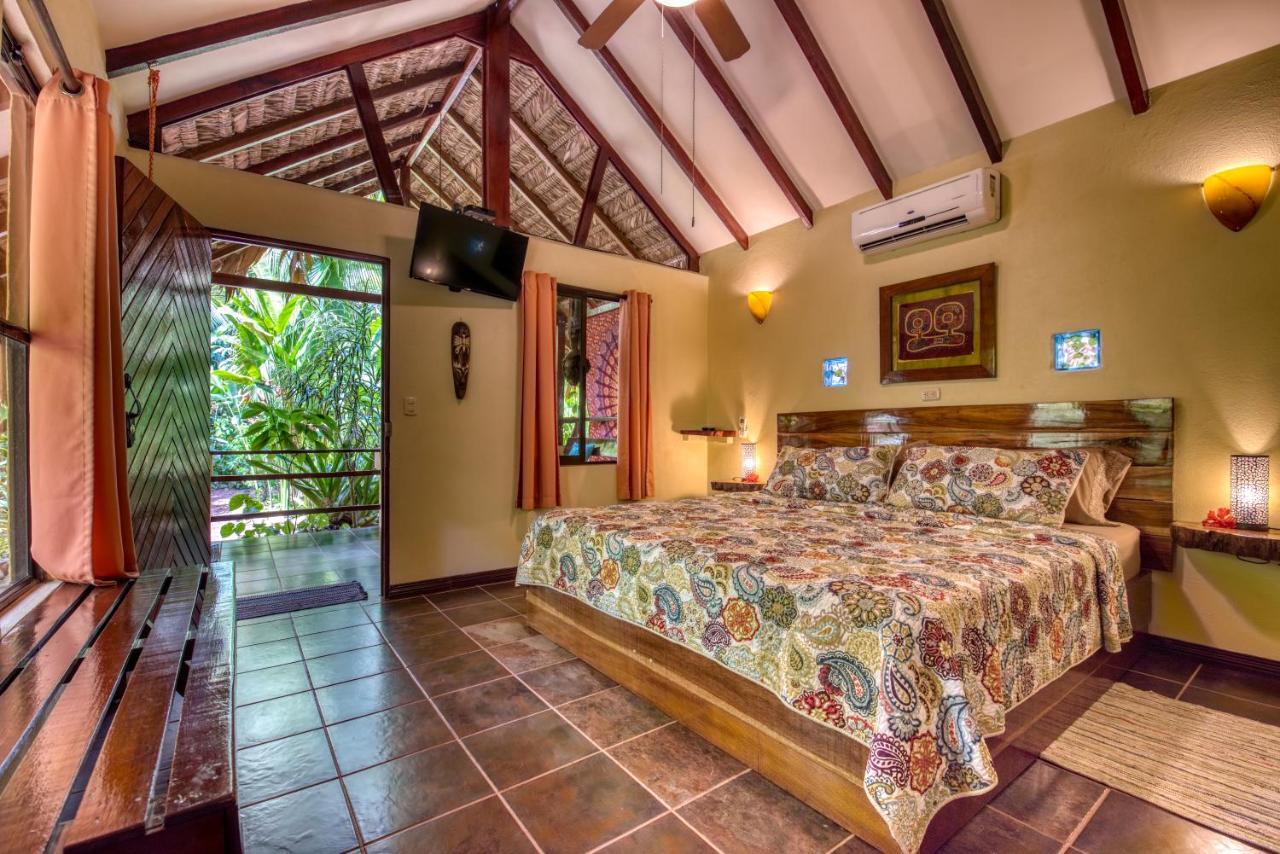 Caribe Town Bungalows Puerto Viejo de Talamanca Esterno foto