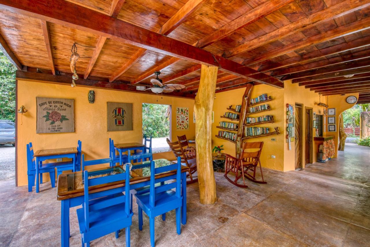 Caribe Town Bungalows Puerto Viejo de Talamanca Esterno foto